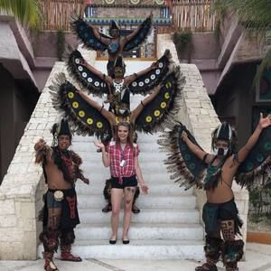 Meet your Posher, Casey